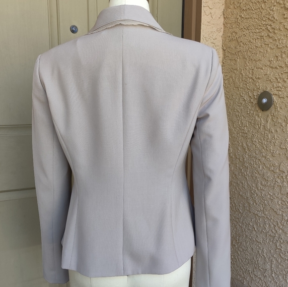 Yansi Fugal Ruffle Detailed Women's Blazer 4 - Picture 4 of 9